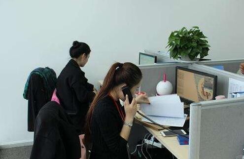 YORK空调总部24小时人工服务电话(家用约克空调哪个品牌质量好又省电耐用如何选择最佳约克空调品牌)？